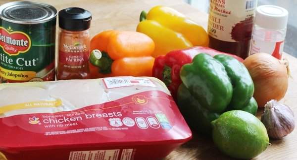 Slow Cooker Chicken Fajitas and all the ingredients to prepare them.