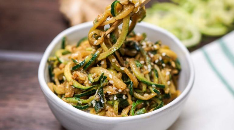Asian Zucchini Noodles - Slender Kitchen