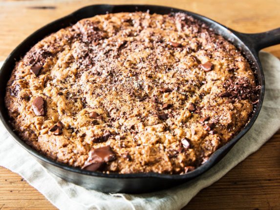 The Skillet Cookie: Yet Another Reason to Love Cas...